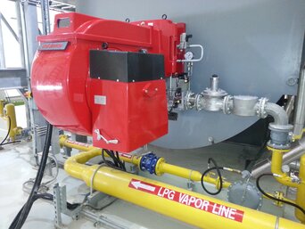 Weishaupt Großbrenner & Warmwasserkessel: Industrieanlagen von bösch | © Walter Bösch GmbH & CO KG