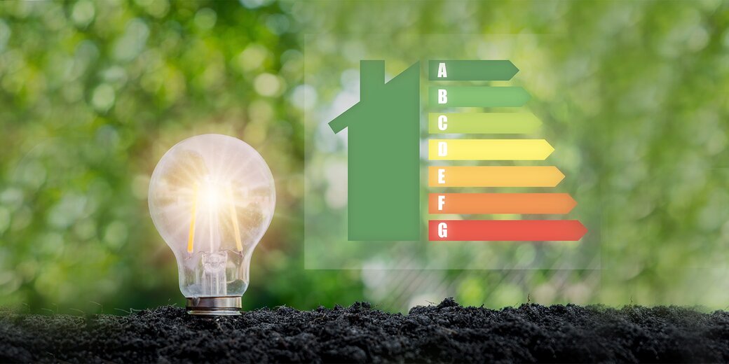 Glühbirne mit Energieklassen-Übersicht