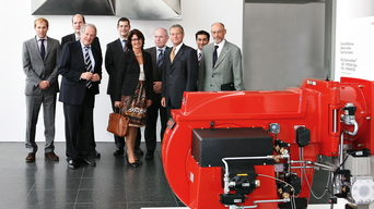 Versammlung der Geschäftsleitung von bösch und Weishaupt bei der Übernahme | © bösch heizung.klima.lüftung