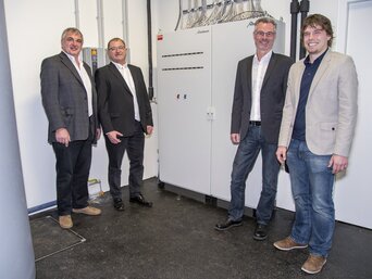 Moderne Regelungstechnik von bösch im prämierten Blue Building von Peter Blau.