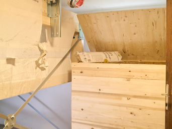 Der eigens konzipierte Pellets-Vorratsbehälter fasst 500 kg Pellets und wird bei Bedarf händisch befüllt. | © Walter Bösch GmbH & Co KG