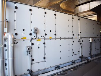 Jeweils eine Lüftungsanlage ist zuständig für den Montagebereich, Büro und Ausstellungsräume. | © bösch - heizung, klima, lüftung